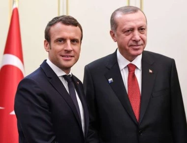 Ρ.Τ. Ερντογάν μέσα στο Παρίσι προς δημοσιογράφο: «Μιλάτε σαν γκιουλενιστής!» (φωτό, βίντεο)